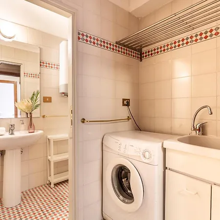 Appartamento Iflat Lovely 2 Bedroom In Rione Monti Roma