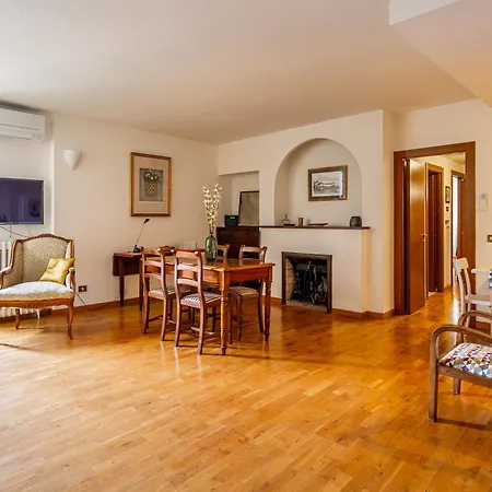 Iflat Lovely 2 Bedroom In Rione Monti Appartamento